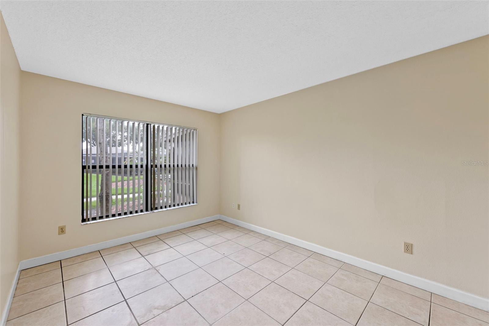 Image 14 of 40 For 49 Silver Park Circle