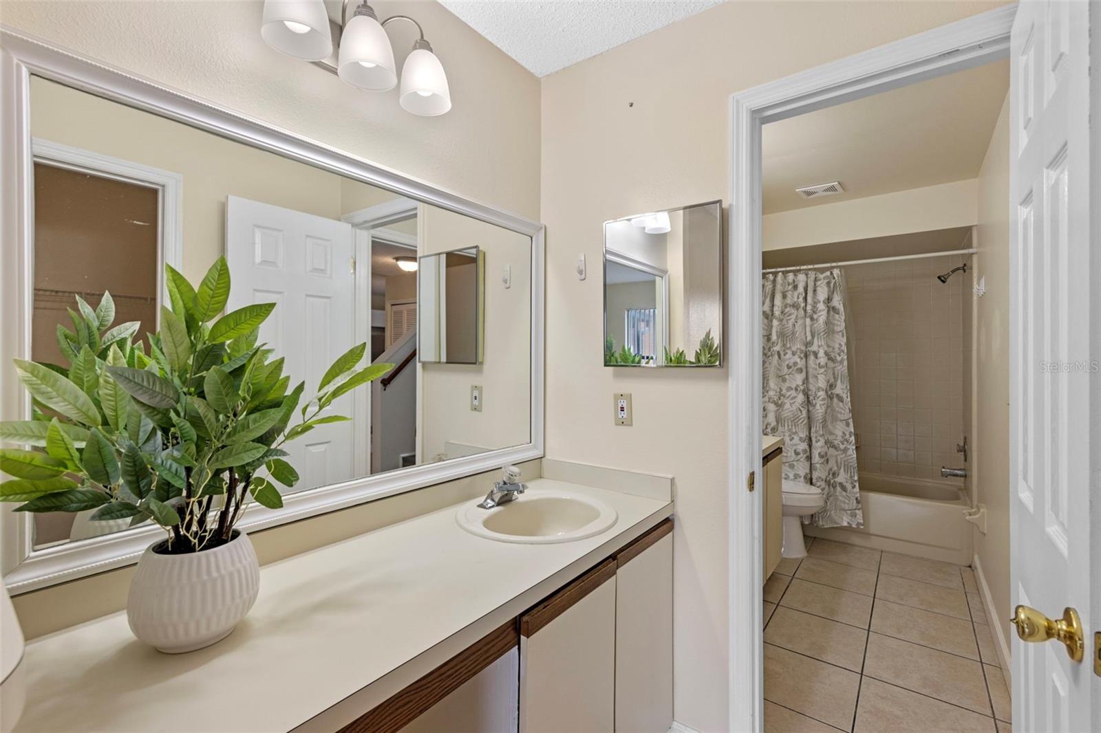 Image 16 of 40 For 49 Silver Park Circle