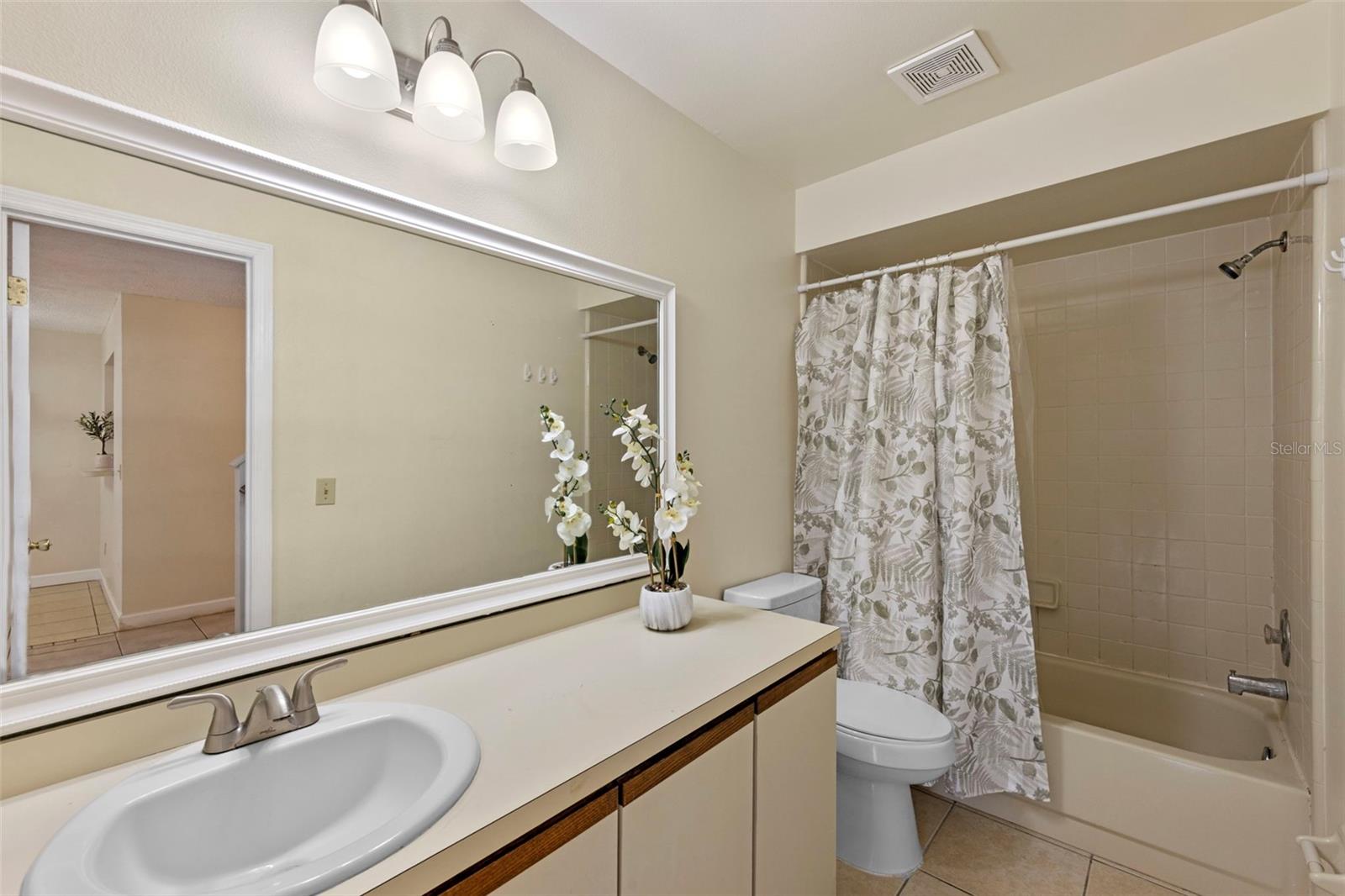 Image 17 of 40 For 49 Silver Park Circle