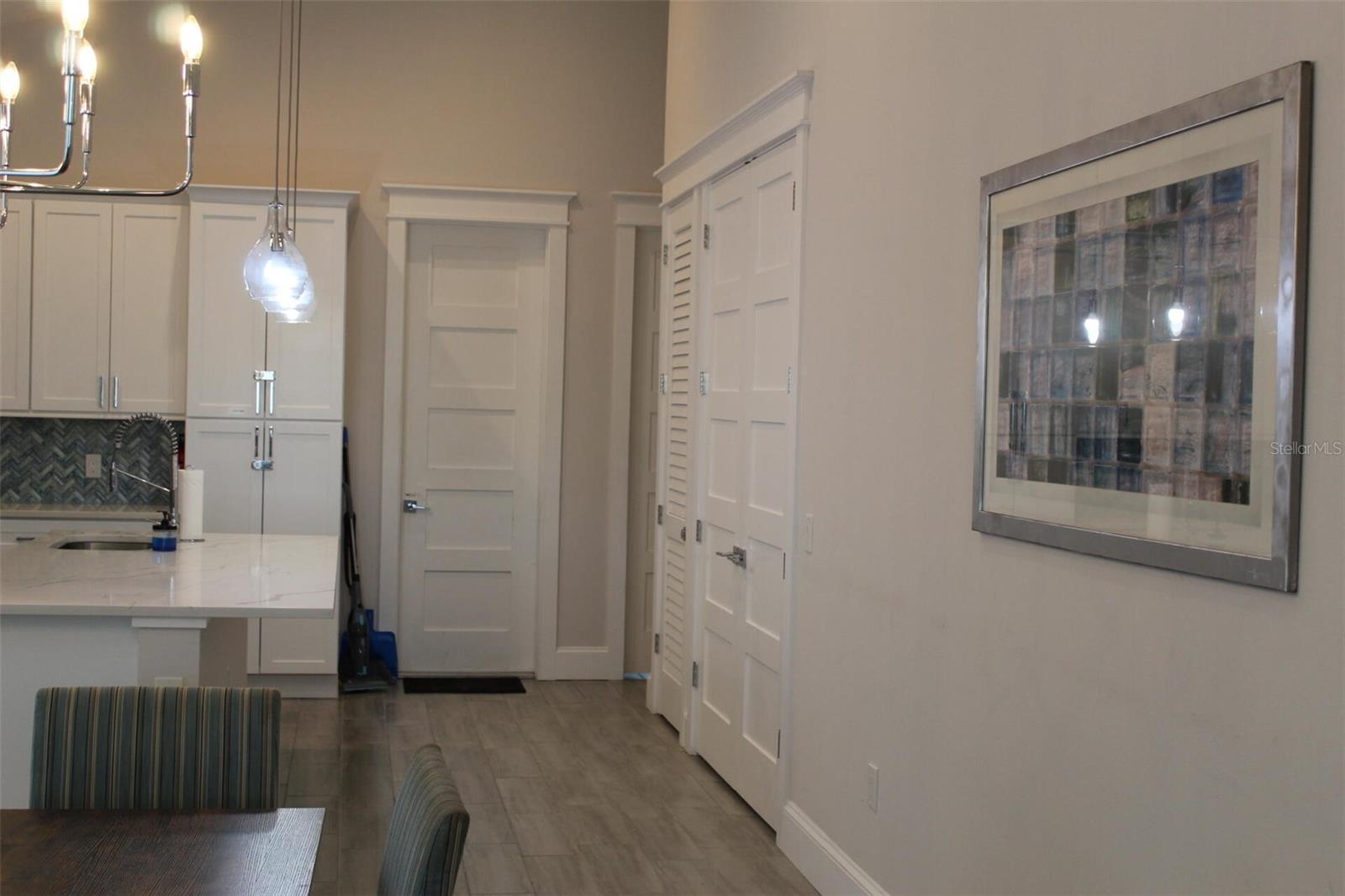 Image 18 of 31 For 1615 17th Street W