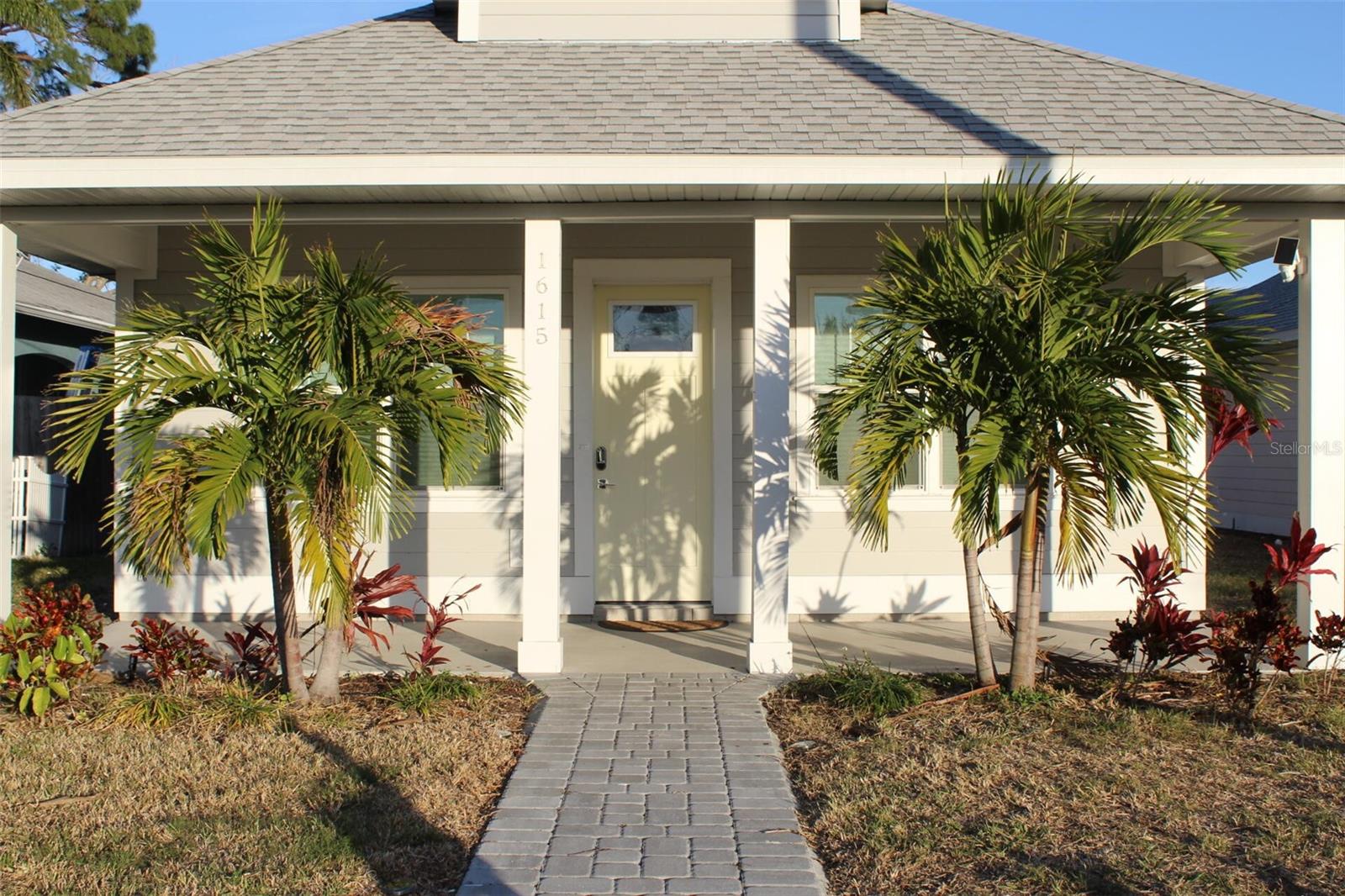 Image 2 of 31 For 1615 17th Street W