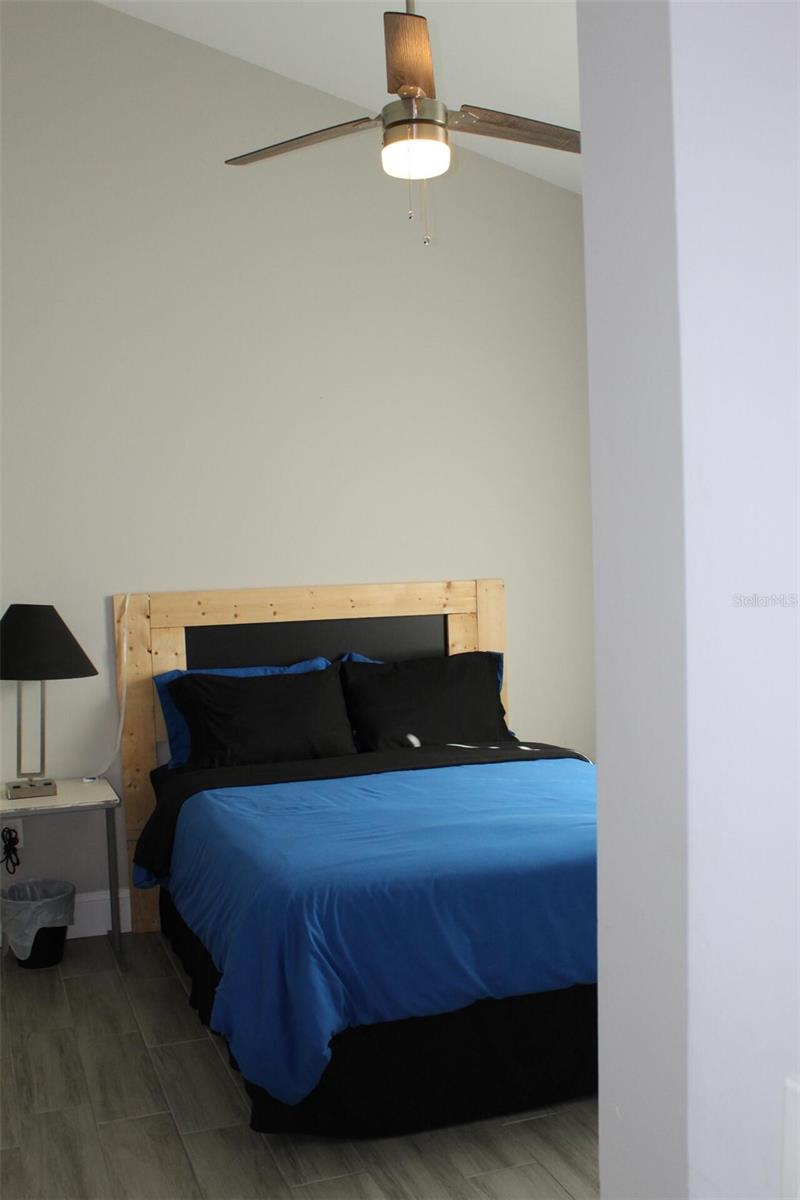 Image 21 of 31 For 1615 17th Street W