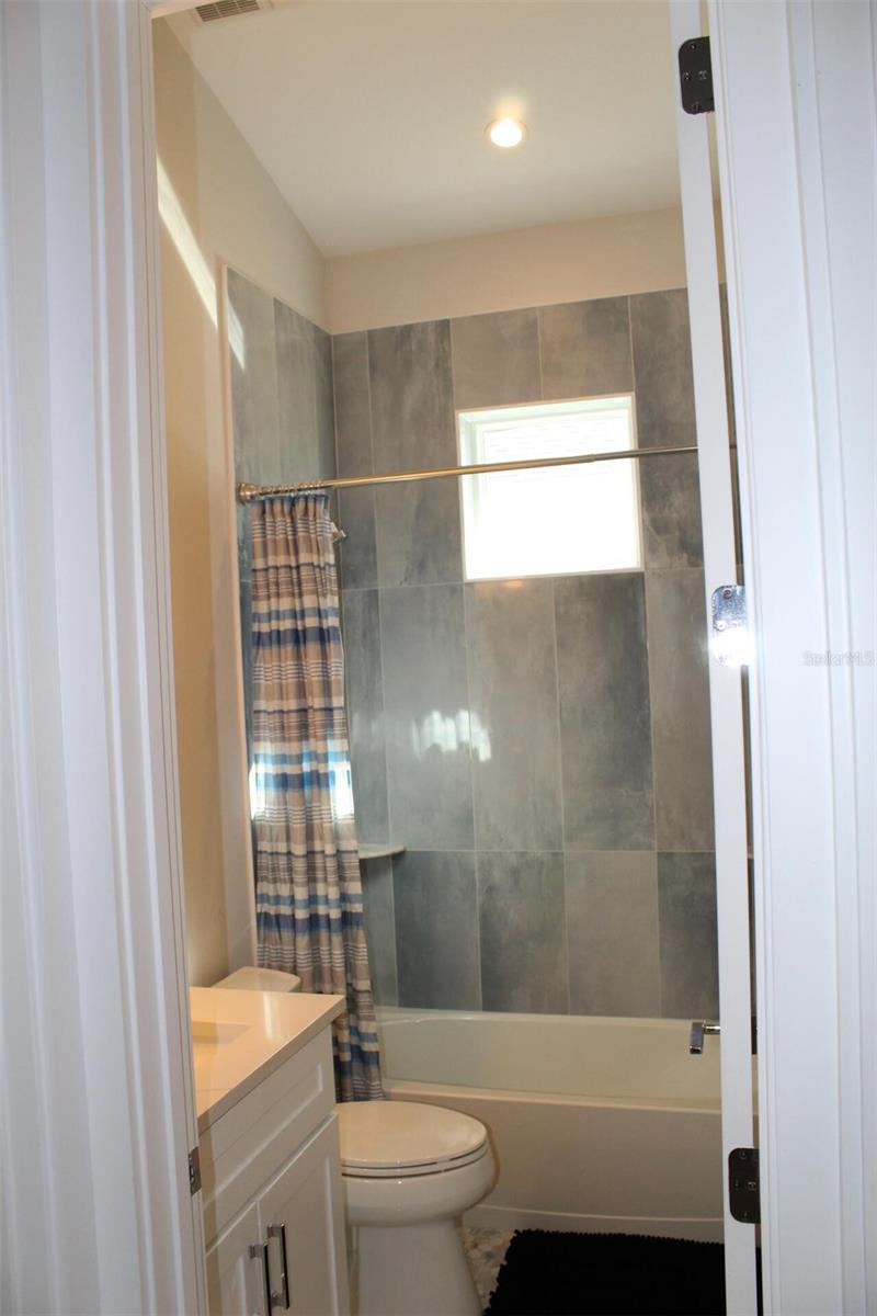 Image 24 of 31 For 1615 17th Street W