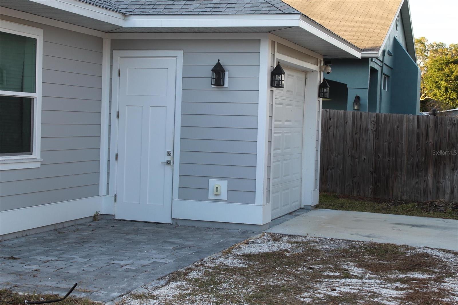 Image 28 of 31 For 1615 17th Street W