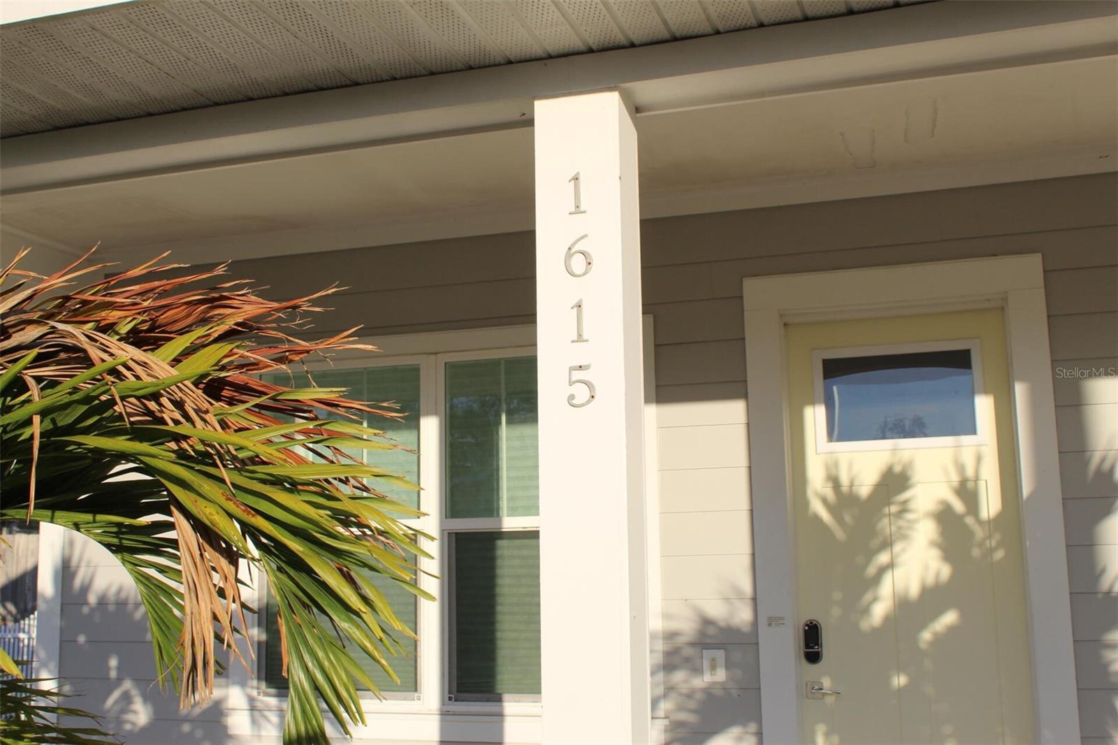 Image 3 of 31 For 1615 17th Street W