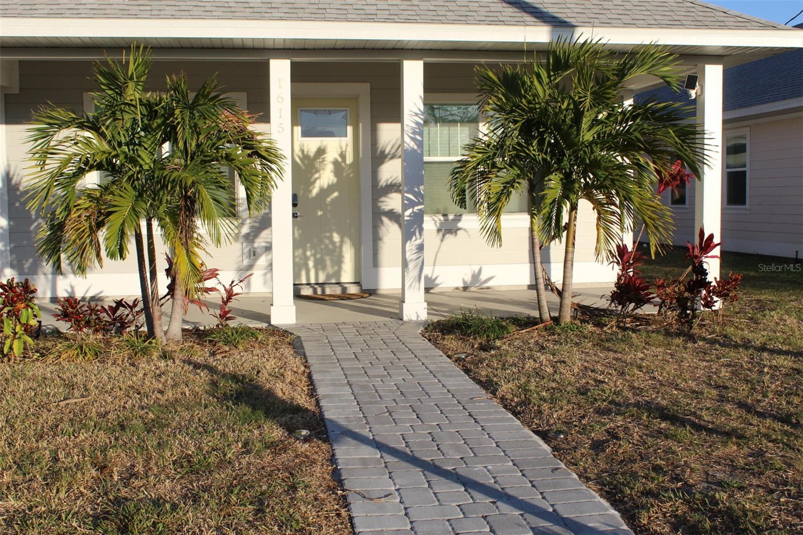 Image 4 of 31 For 1615 17th Street W