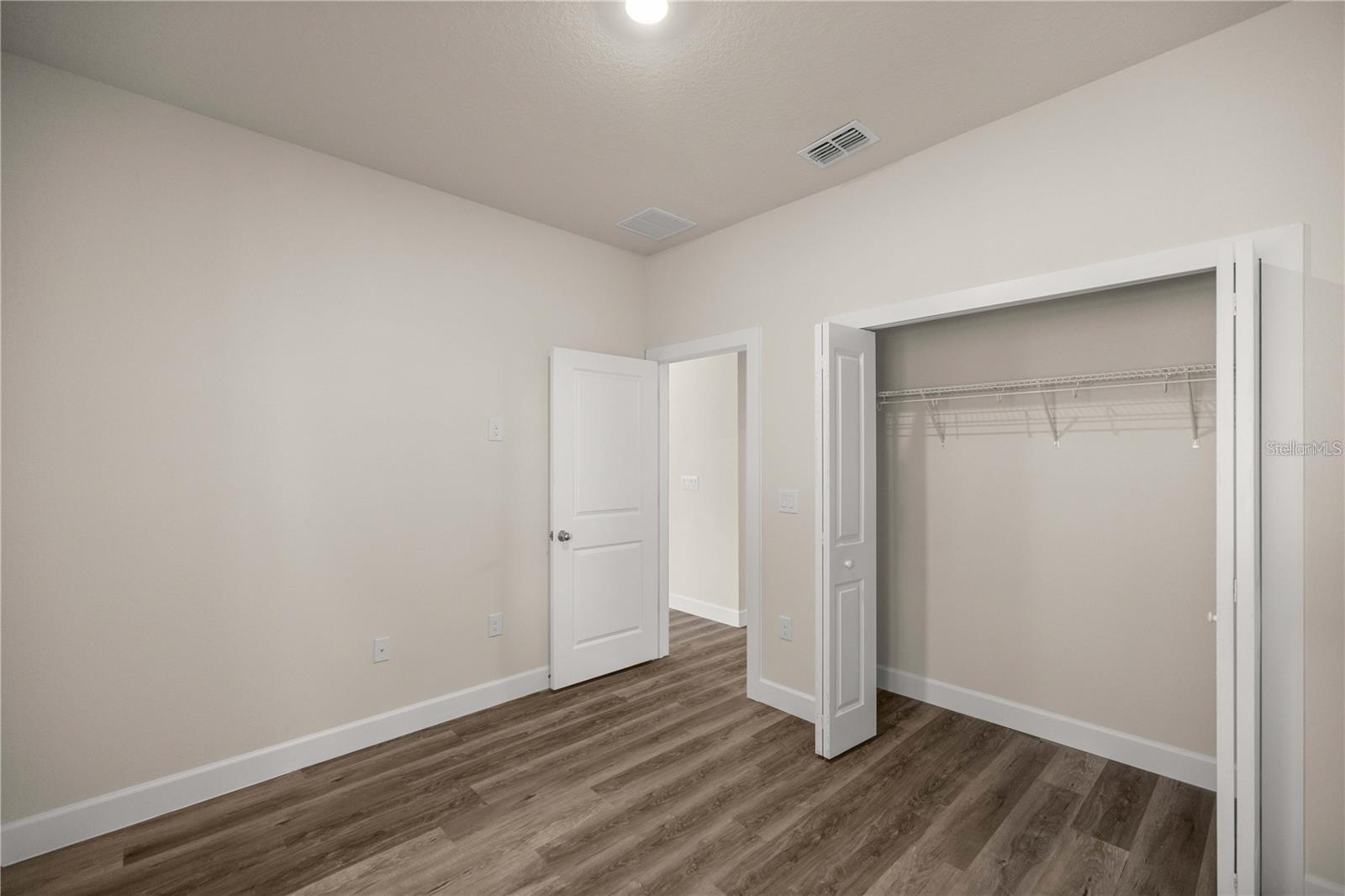 Image 11 of 16 For 1861 W Hamshire Blvd