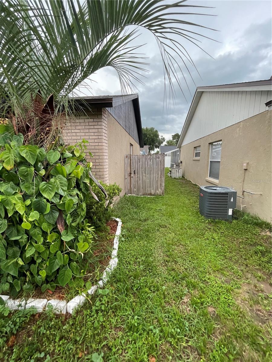 Image 39 of 55 For 7811 Myrtle Oak Lane