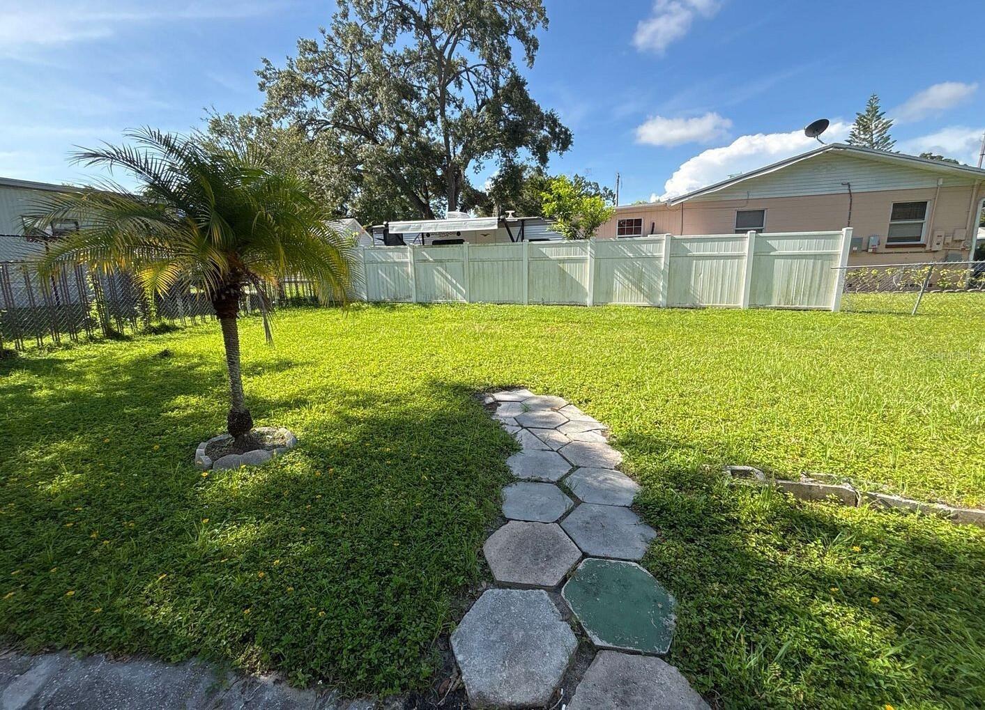 Image 13 of 18 For 6811 Willow Avenue