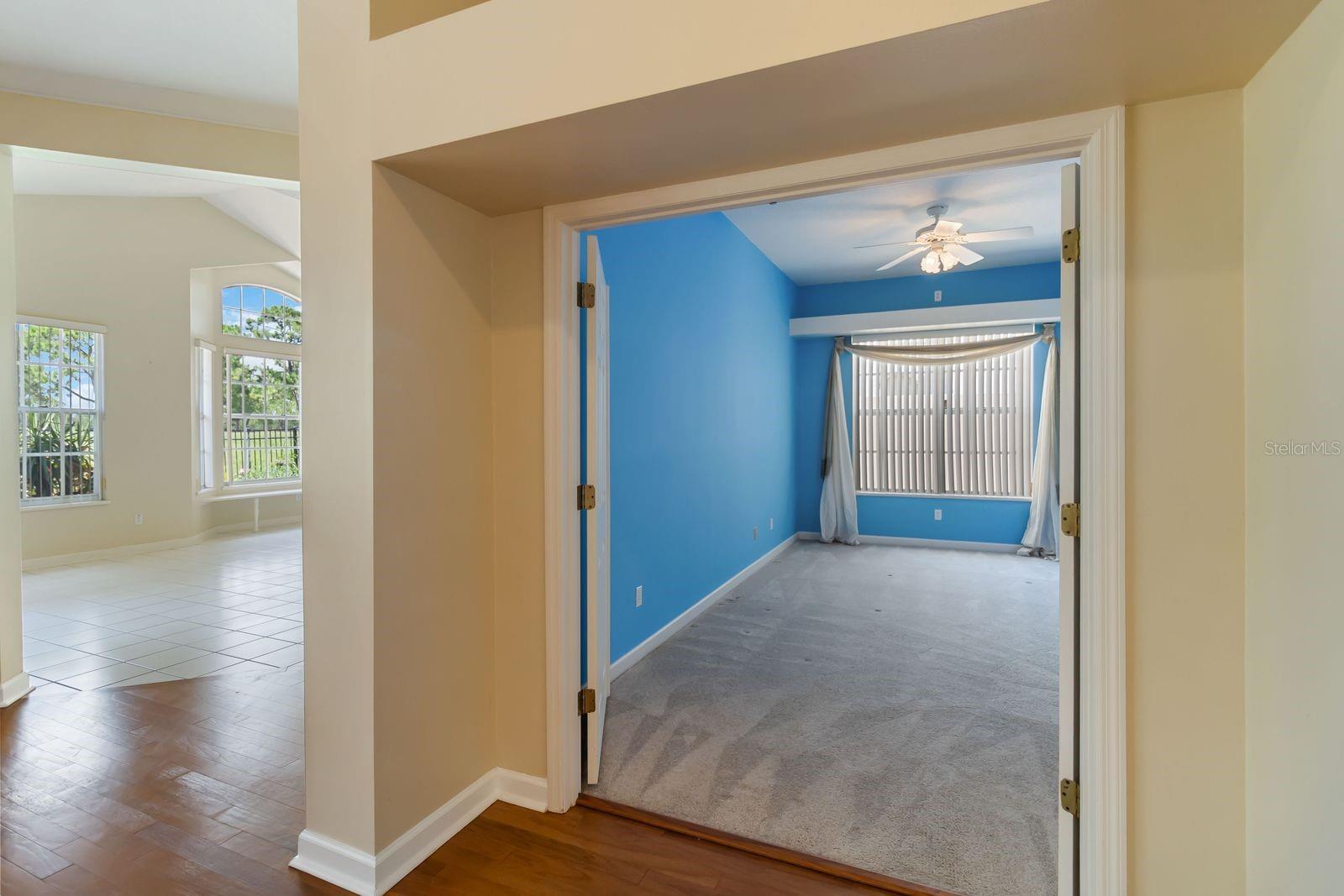 Listing photo id 15 for 14319 Tambourine Dr