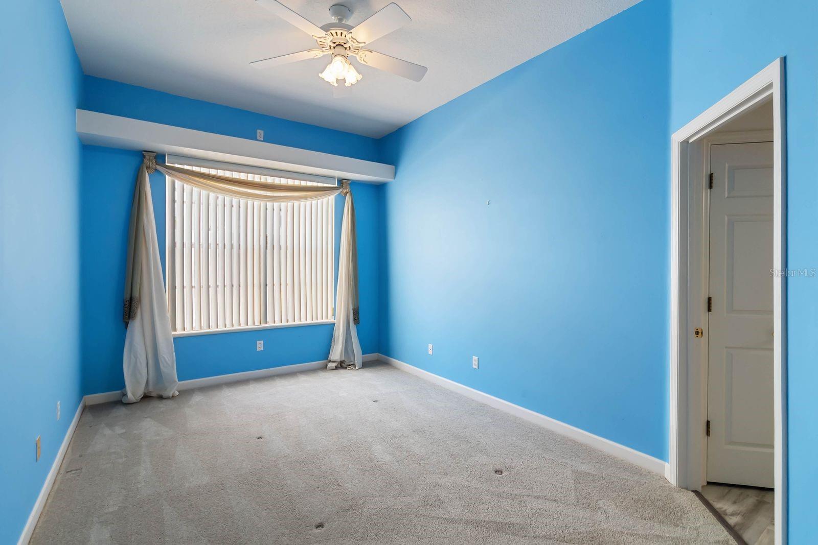 Listing photo id 16 for 14319 Tambourine Dr