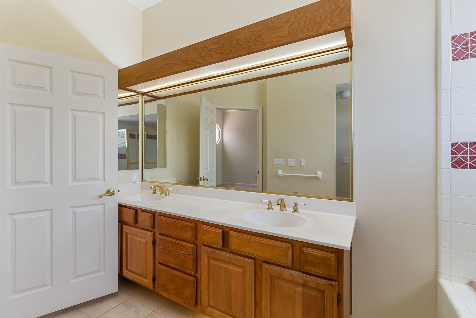 Listing photo id 23 for 14319 Tambourine Dr