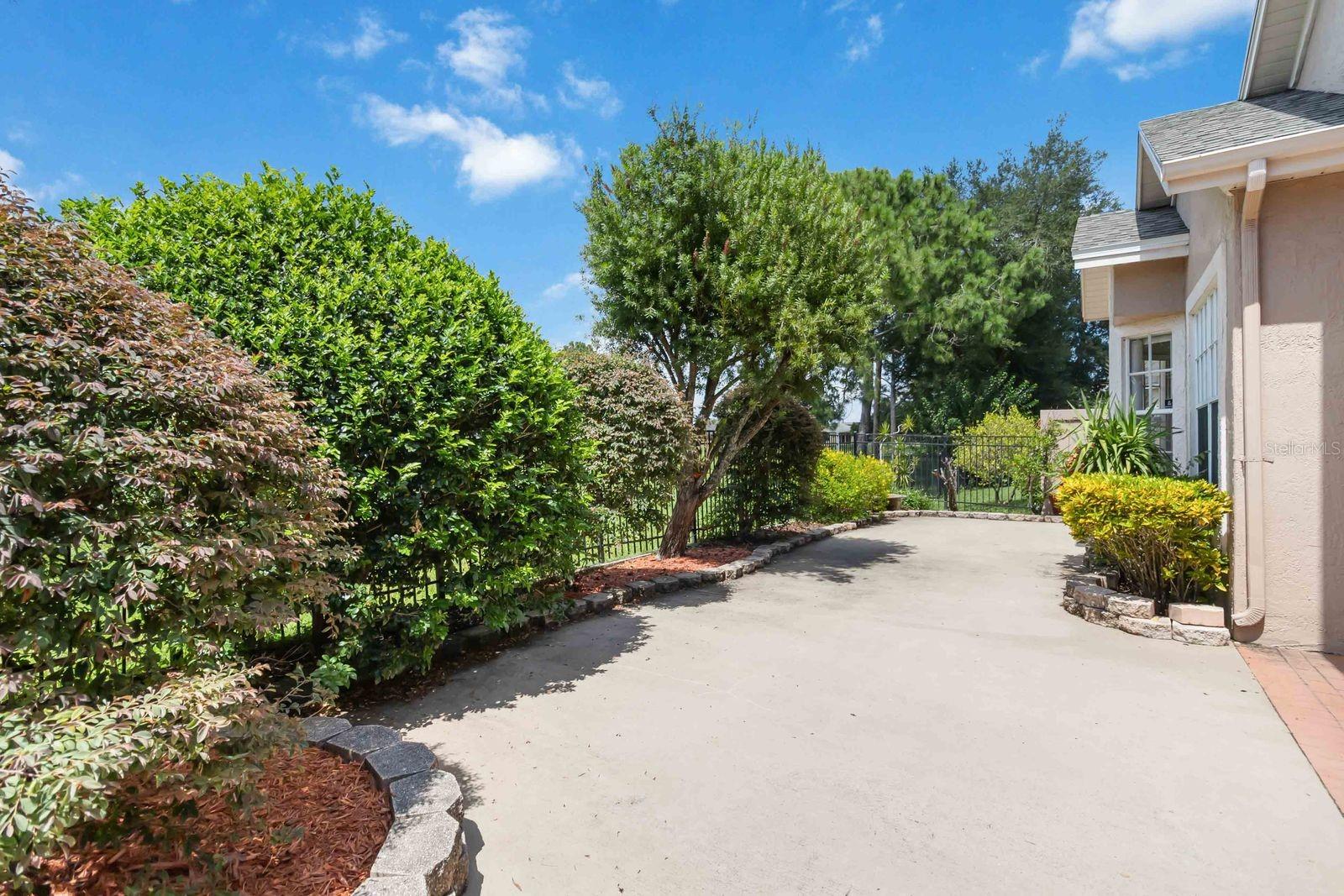 Listing photo id 31 for 14319 Tambourine Dr