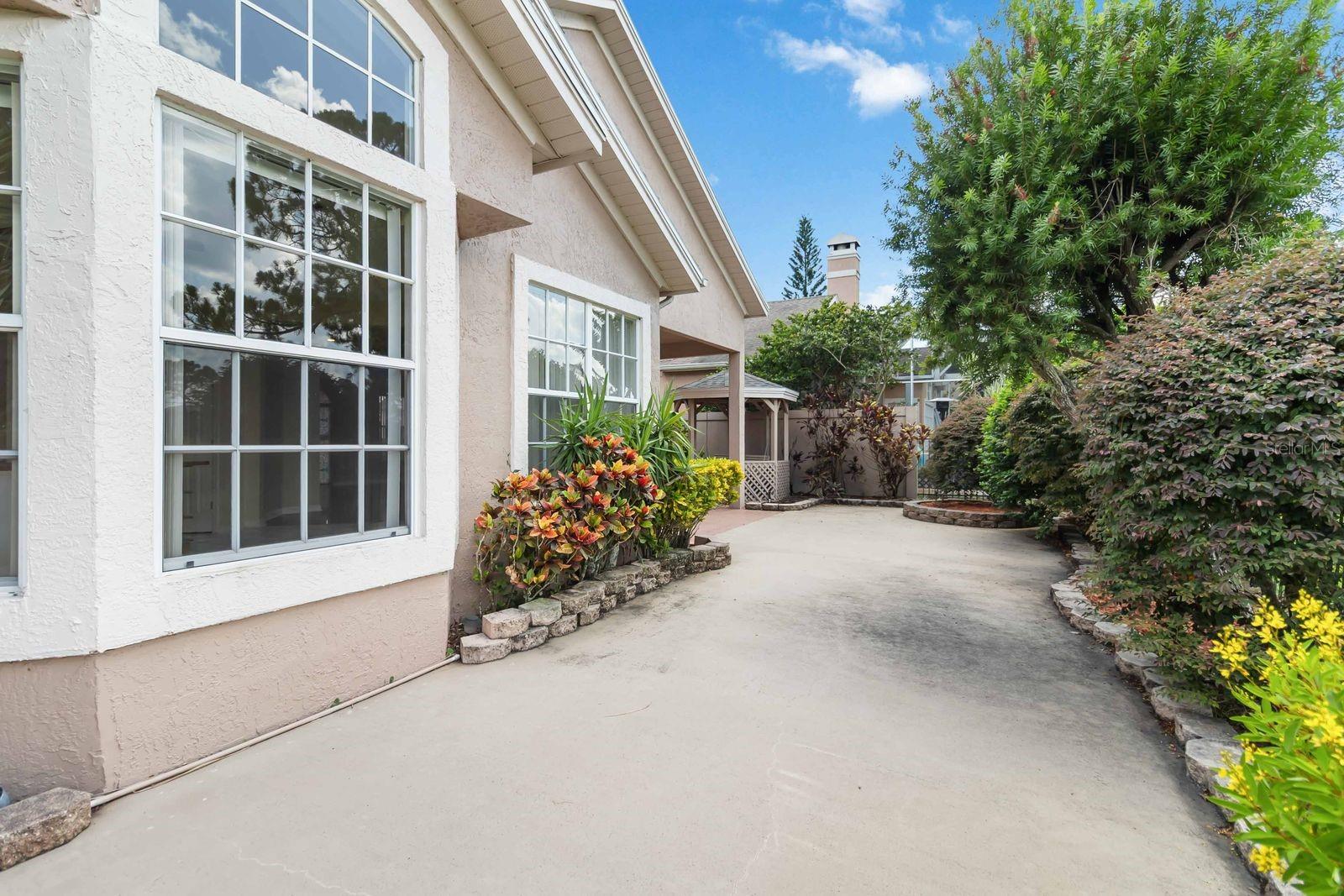 Listing photo id 32 for 14319 Tambourine Dr