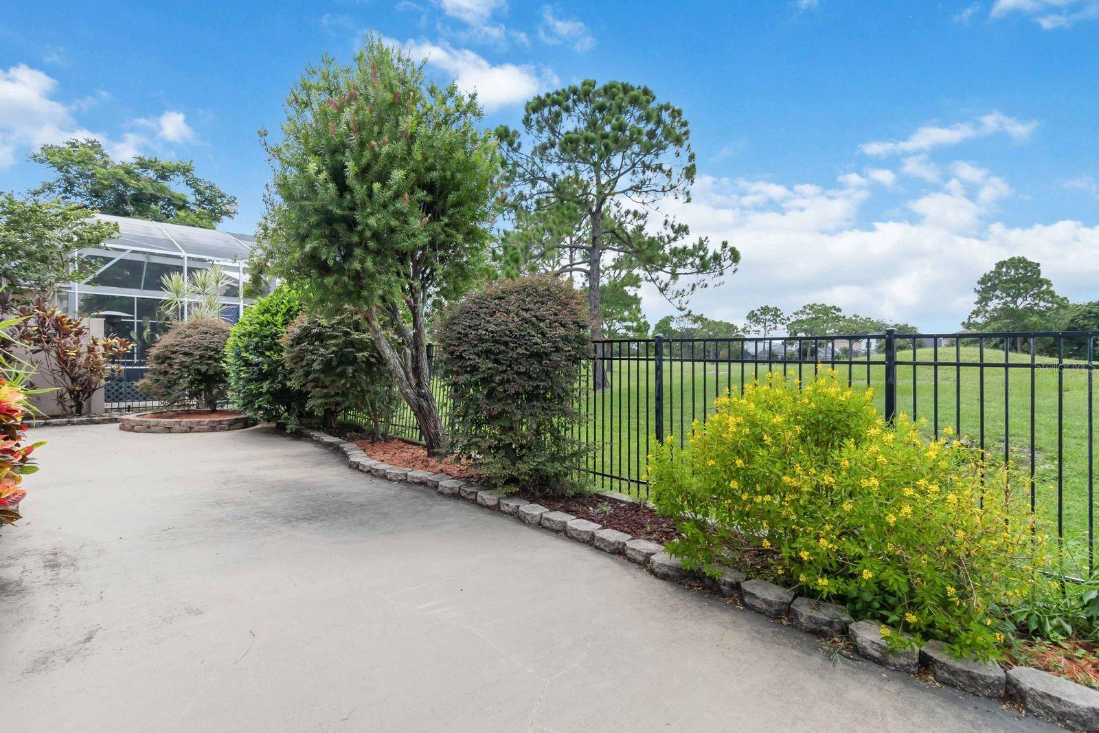 Listing photo id 33 for 14319 Tambourine Dr