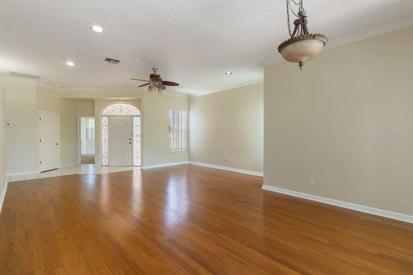 Listing photo id 4 for 14319 Tambourine Dr