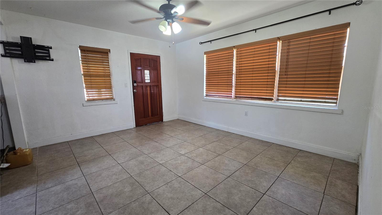 Image 4 of 26 For 1003 Pinedale Road