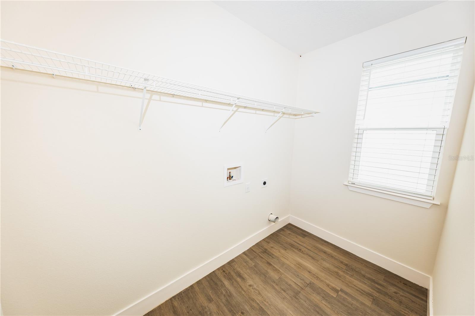 Image 19 of 24 For 3575 1st Drive 60