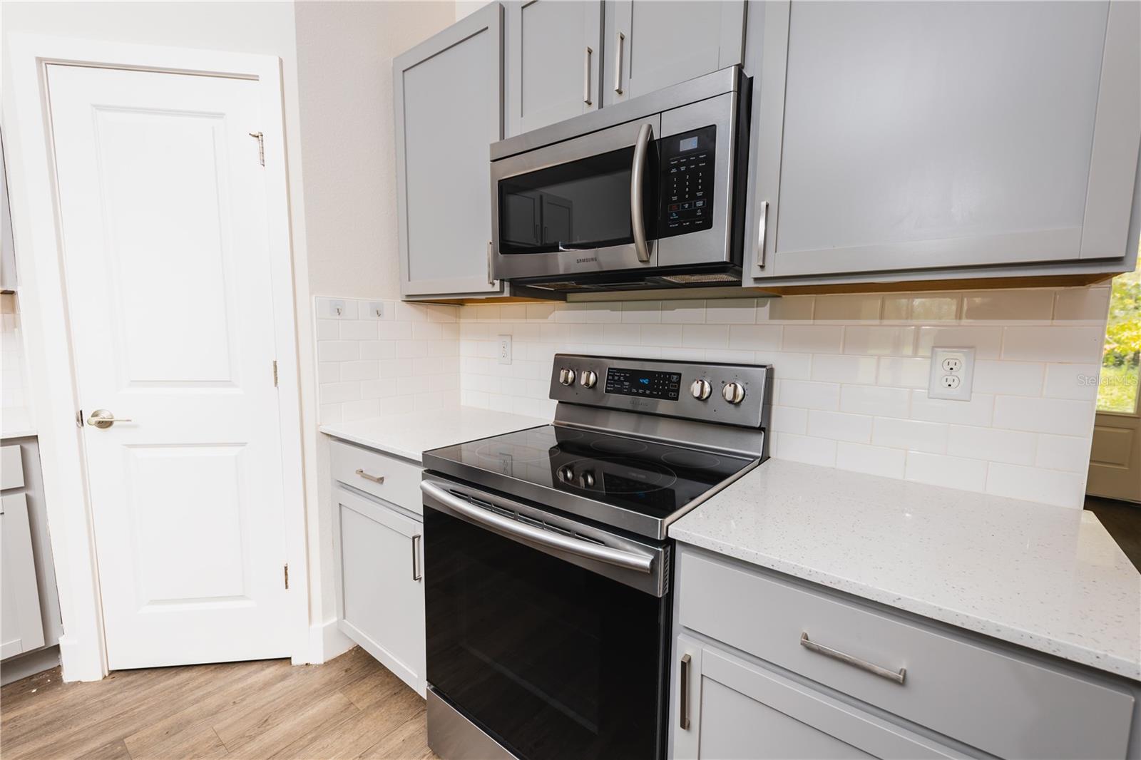 Image 5 of 24 For 3575 1st Drive 60
