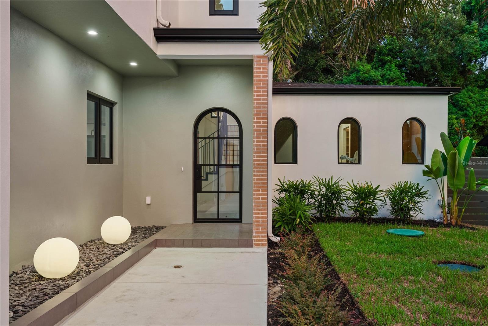 Image 37 of 38 For 1925 Waldo Street