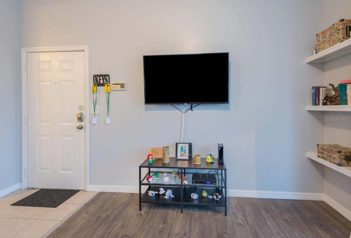 Image 11 of 29 For 8927 Legacy Court 301