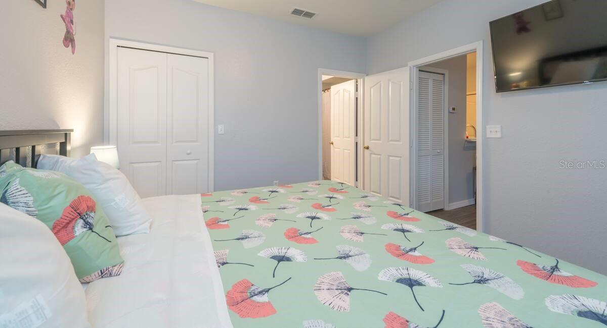 Image 16 of 29 For 8927 Legacy Court 301