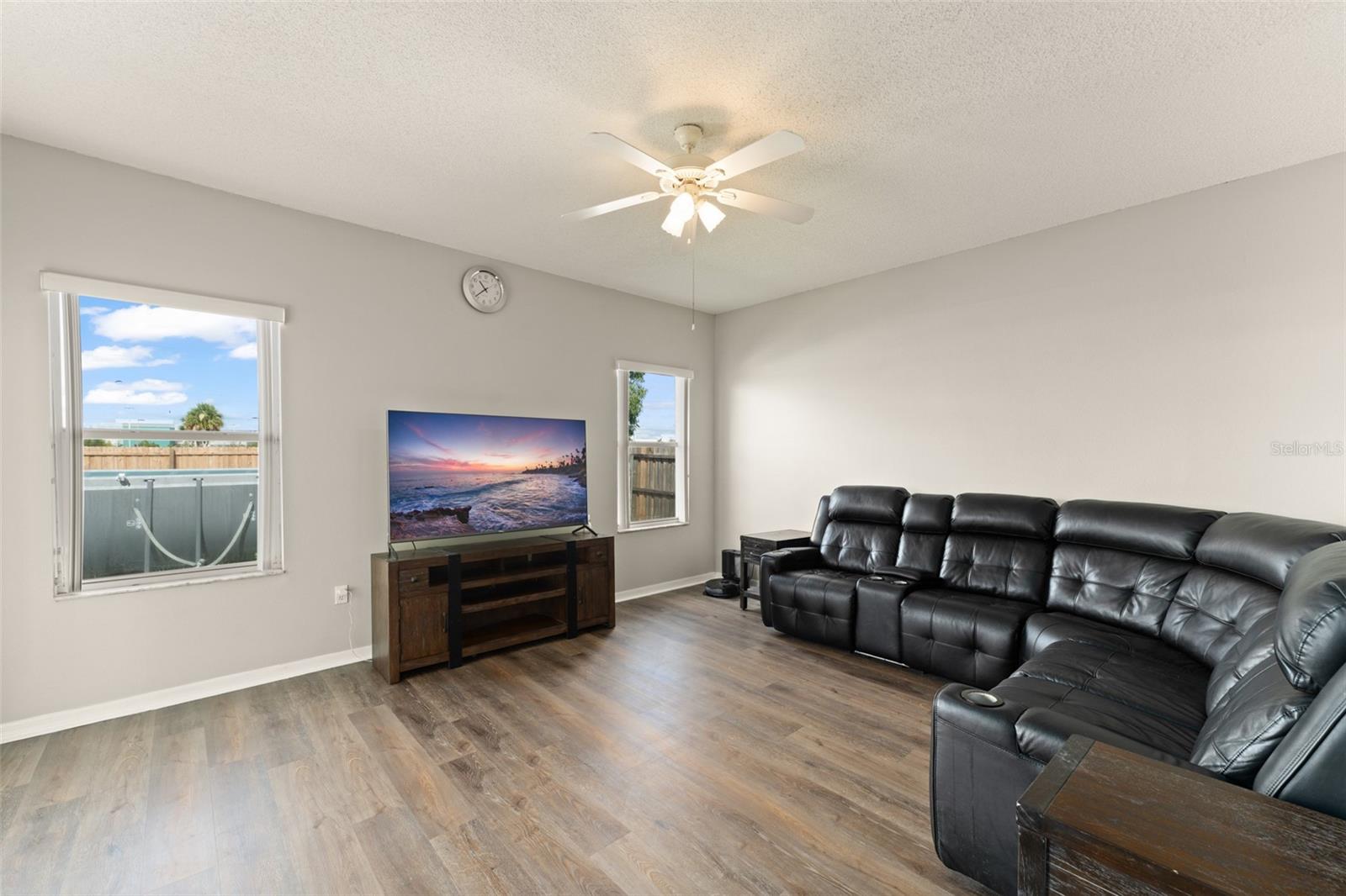 Image 12 of 41 For 453 Peppermill Circle