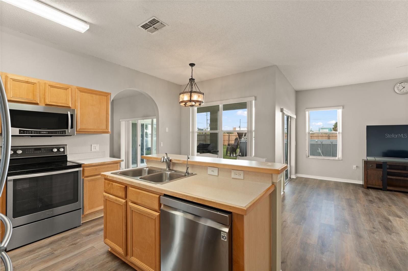 Image 14 of 41 For 453 Peppermill Circle