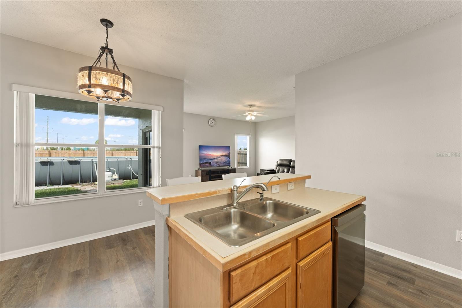 Image 15 of 41 For 453 Peppermill Circle
