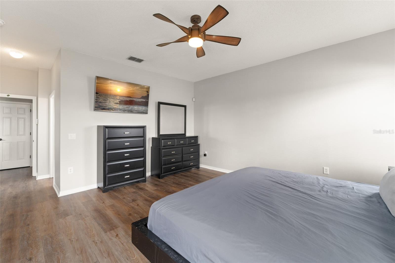 Image 20 of 41 For 453 Peppermill Circle