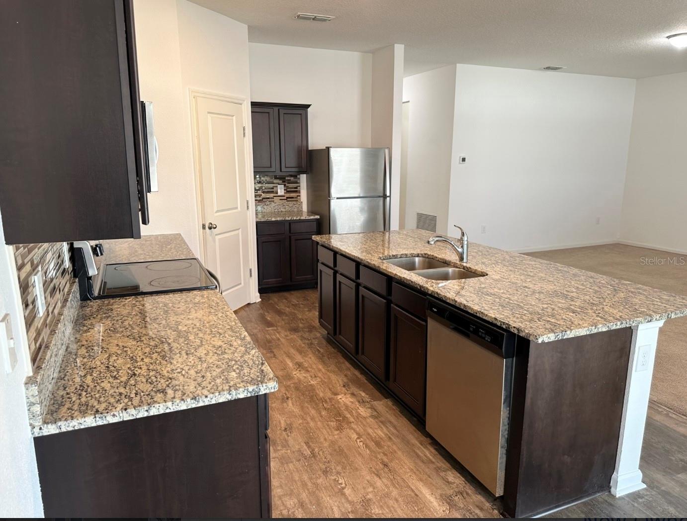 Image 9 of 46 For 896 Orchid Grove Boulevard