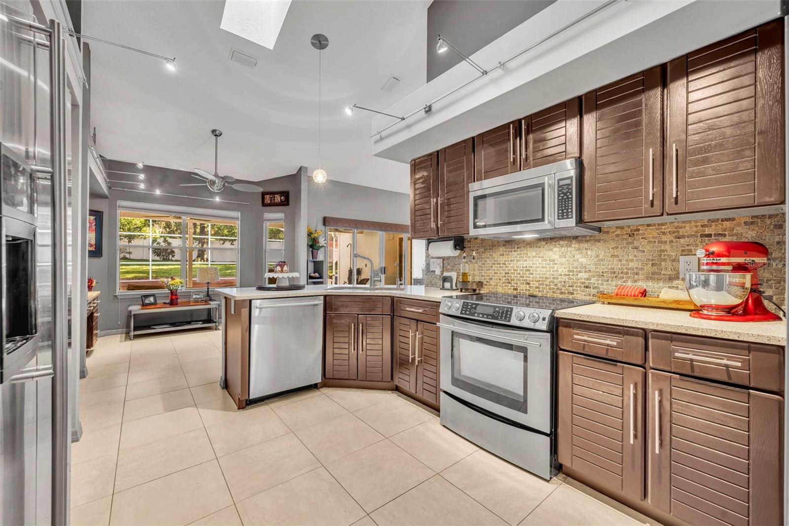 Image 18 of 63 For 2441 Willow Springs Court