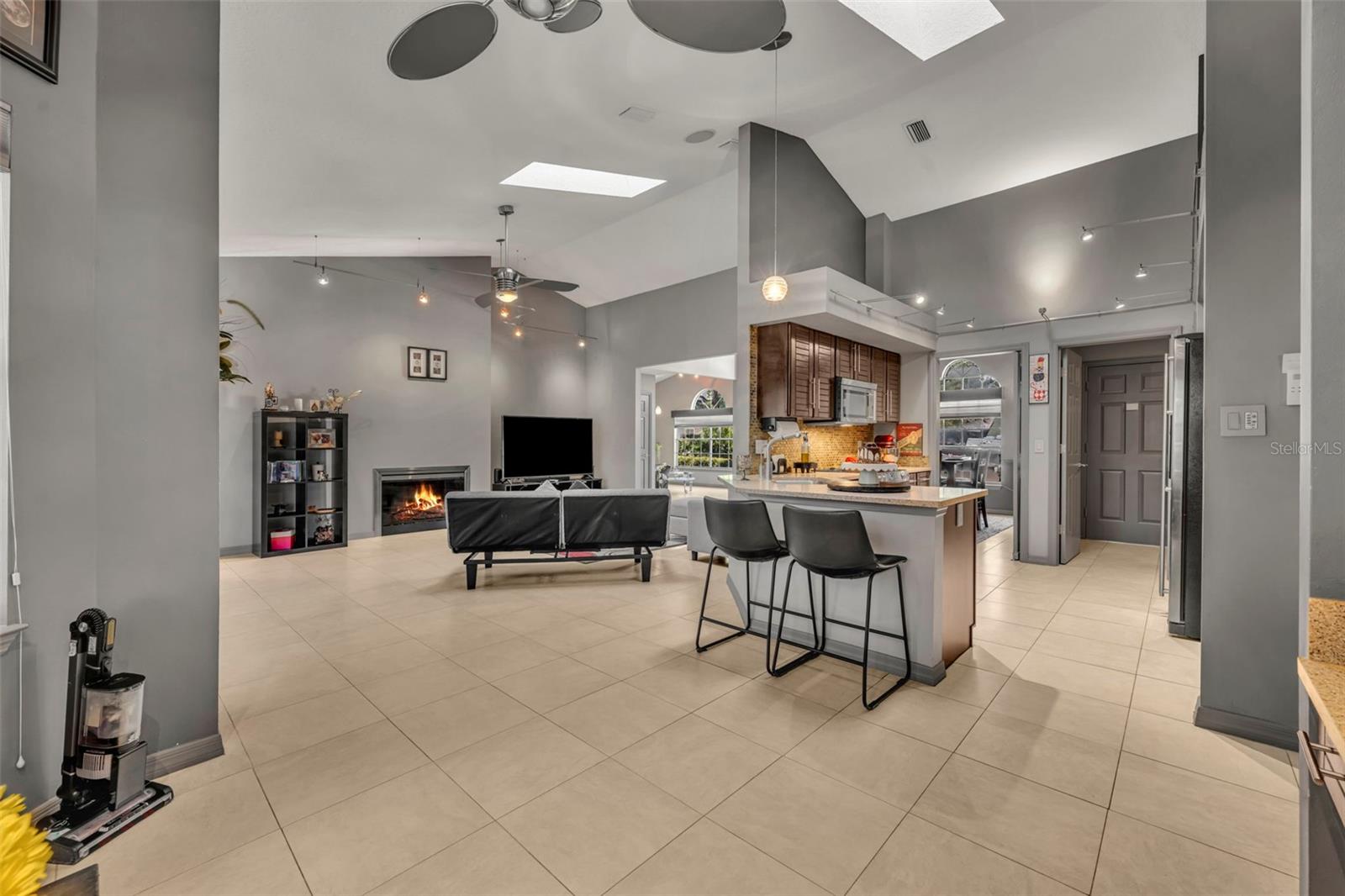 Image 22 of 63 For 2441 Willow Springs Court