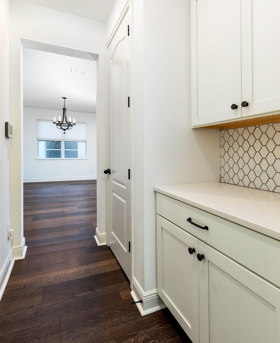 Image 33 of 40 For 2567 Roveri Avenue