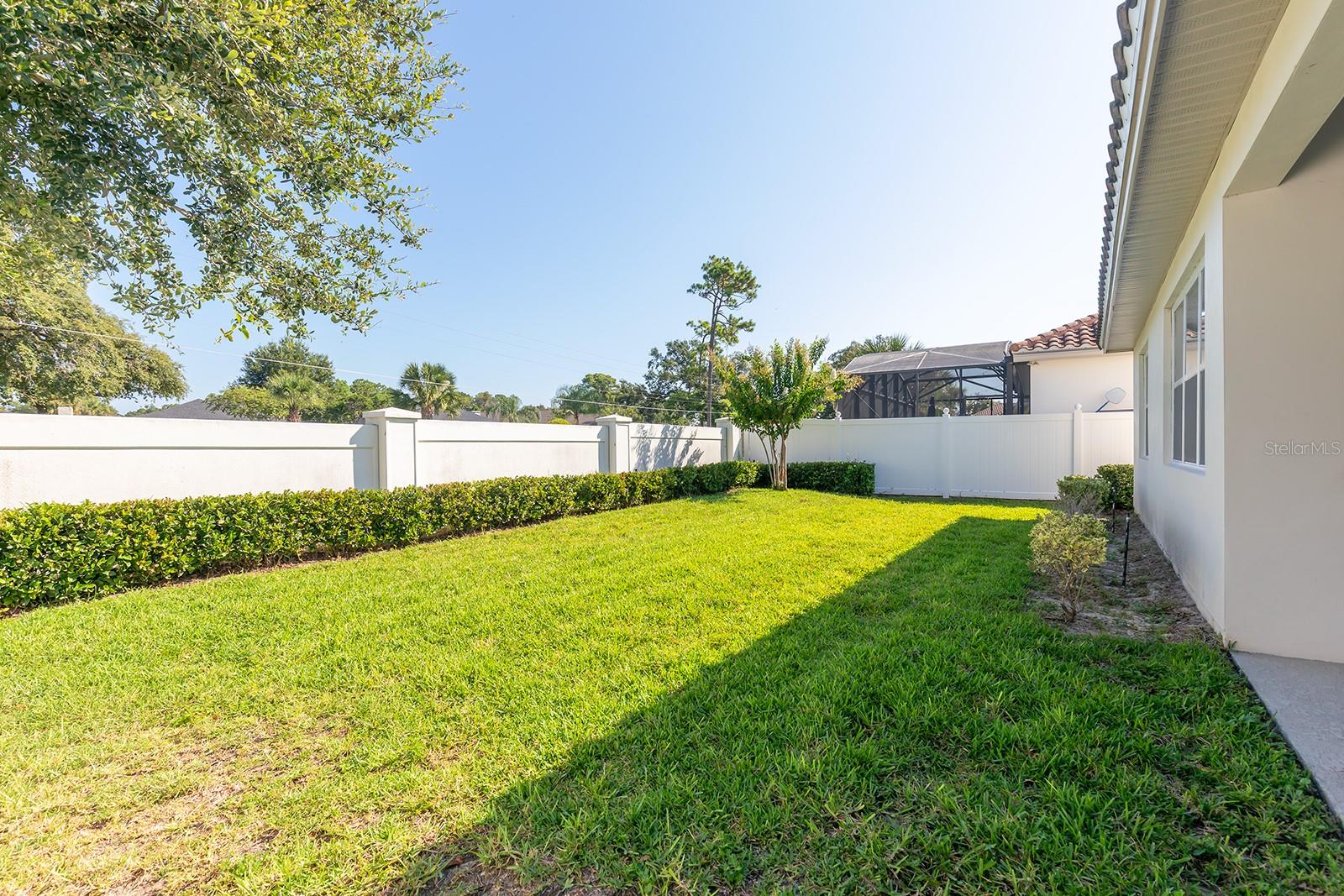 Image 37 of 40 For 2567 Roveri Avenue