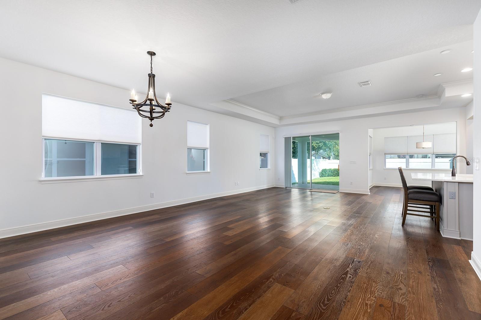 Image 9 of 40 For 2567 Roveri Avenue