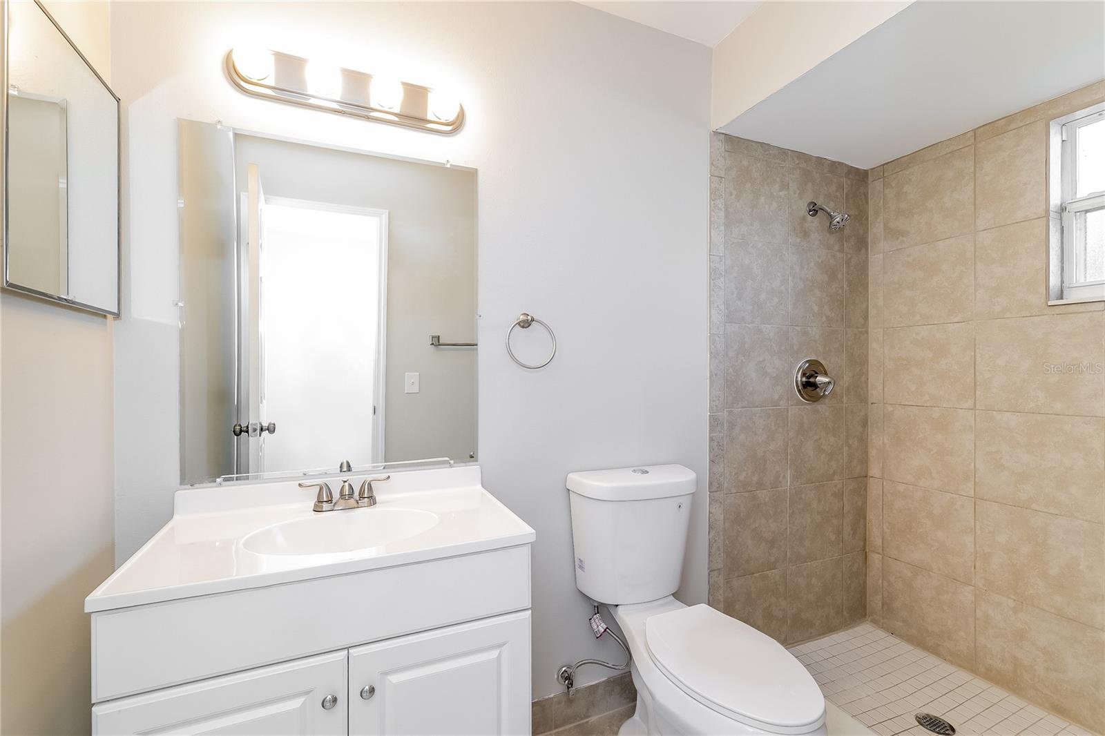 Image 11 of 16 For 651 Delmonte Court