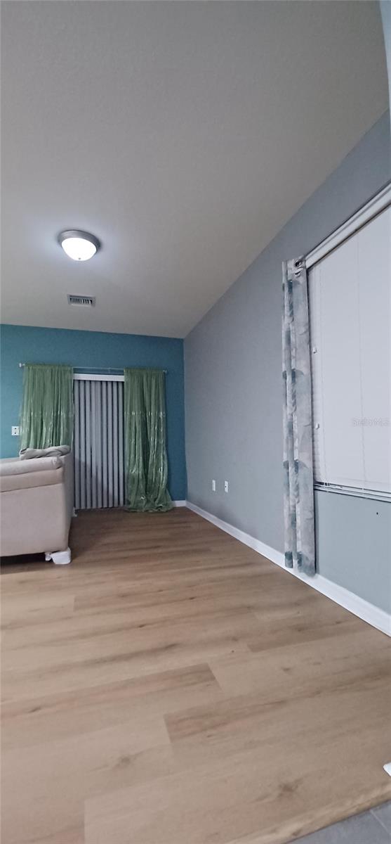 Image 33 of 37 For 5225 11th Street E