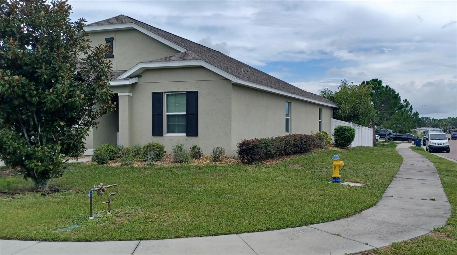 Image 4 of 37 For 5225 11th Street E