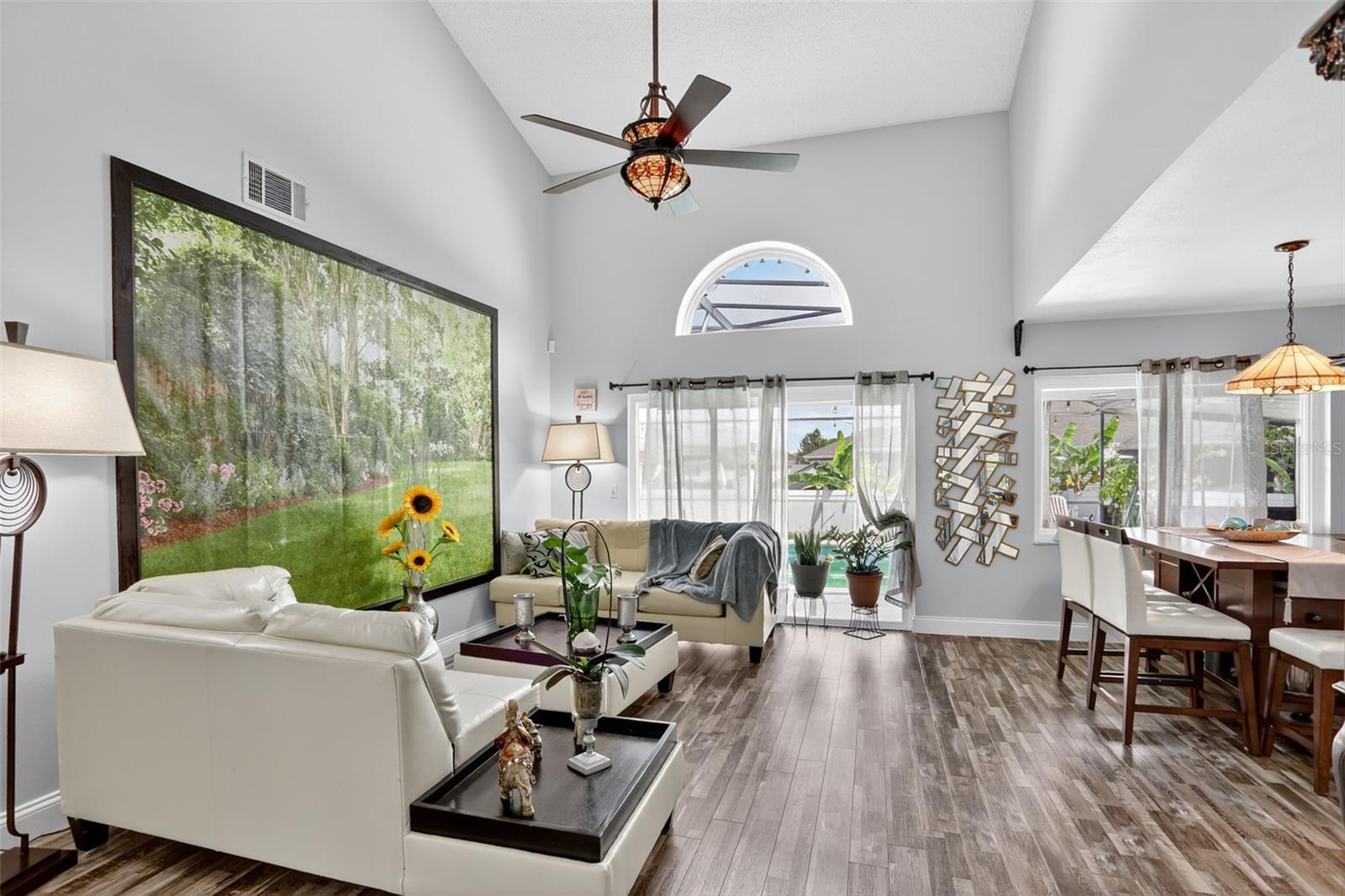 Image 12 of 52 For 635 Moss Park Court