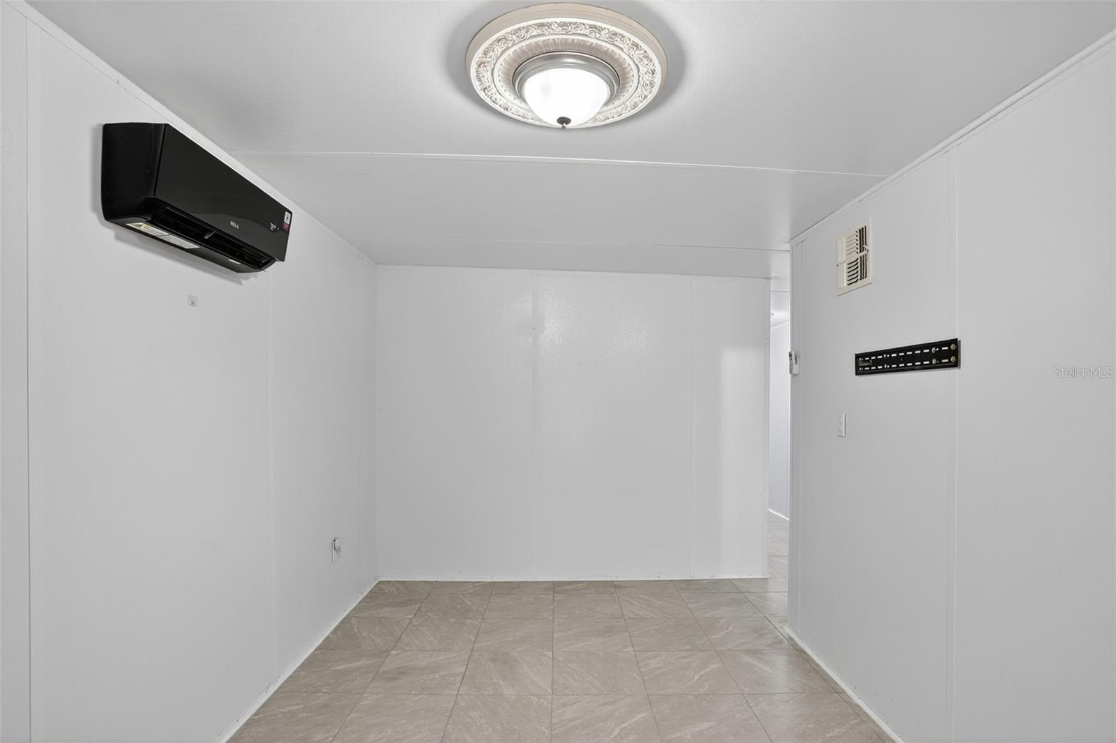 Image 45 of 52 For 635 Moss Park Court