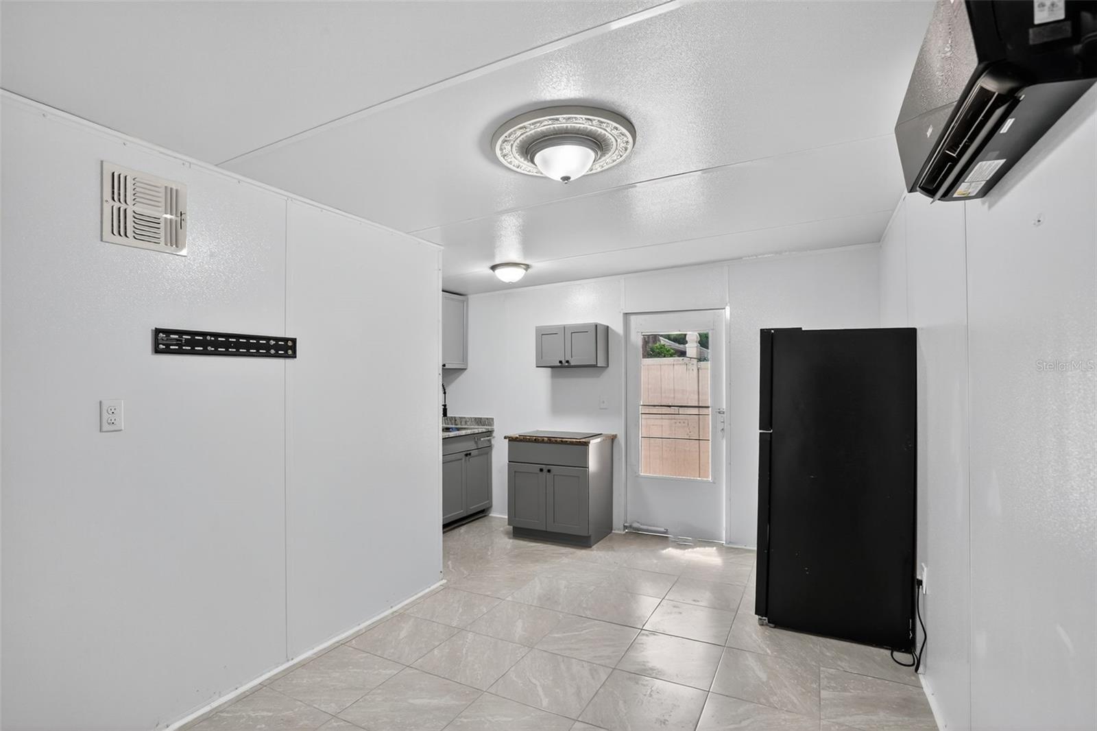 Image 46 of 52 For 635 Moss Park Court