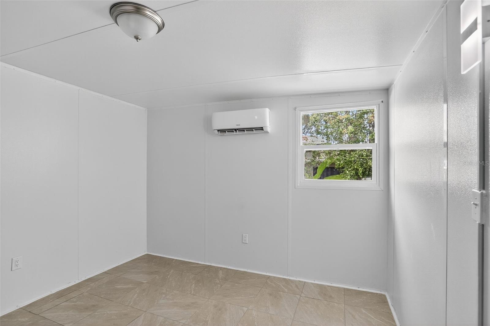 Image 49 of 52 For 635 Moss Park Court
