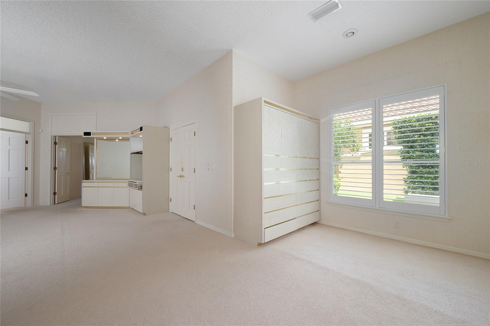 Image 10 of 42 For 235 Promenade Circle