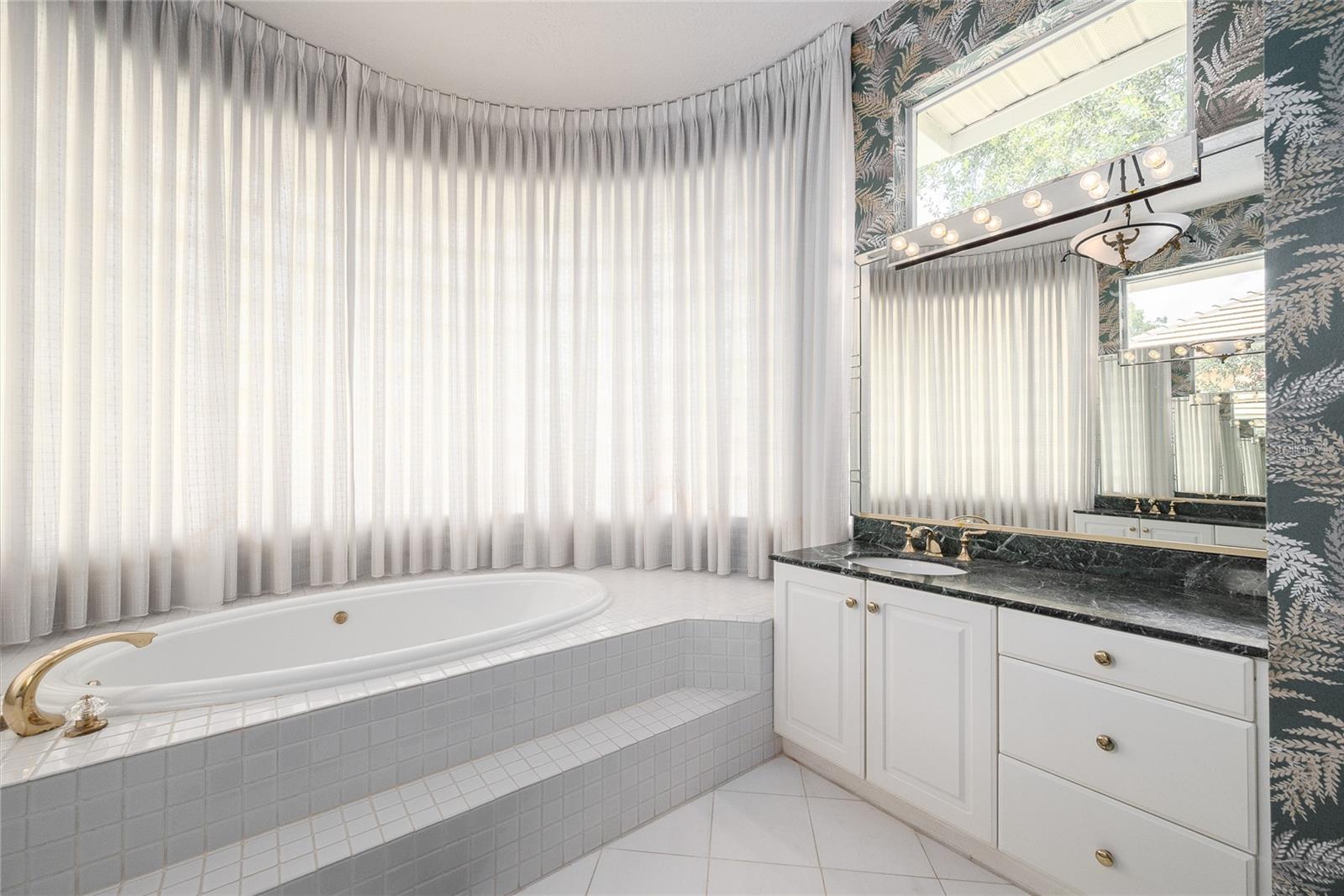 Image 18 of 42 For 235 Promenade Circle