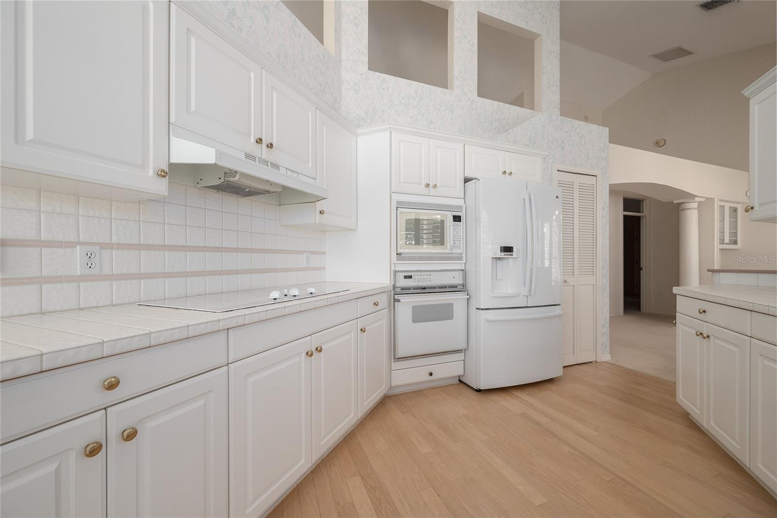 Image 4 of 42 For 235 Promenade Circle