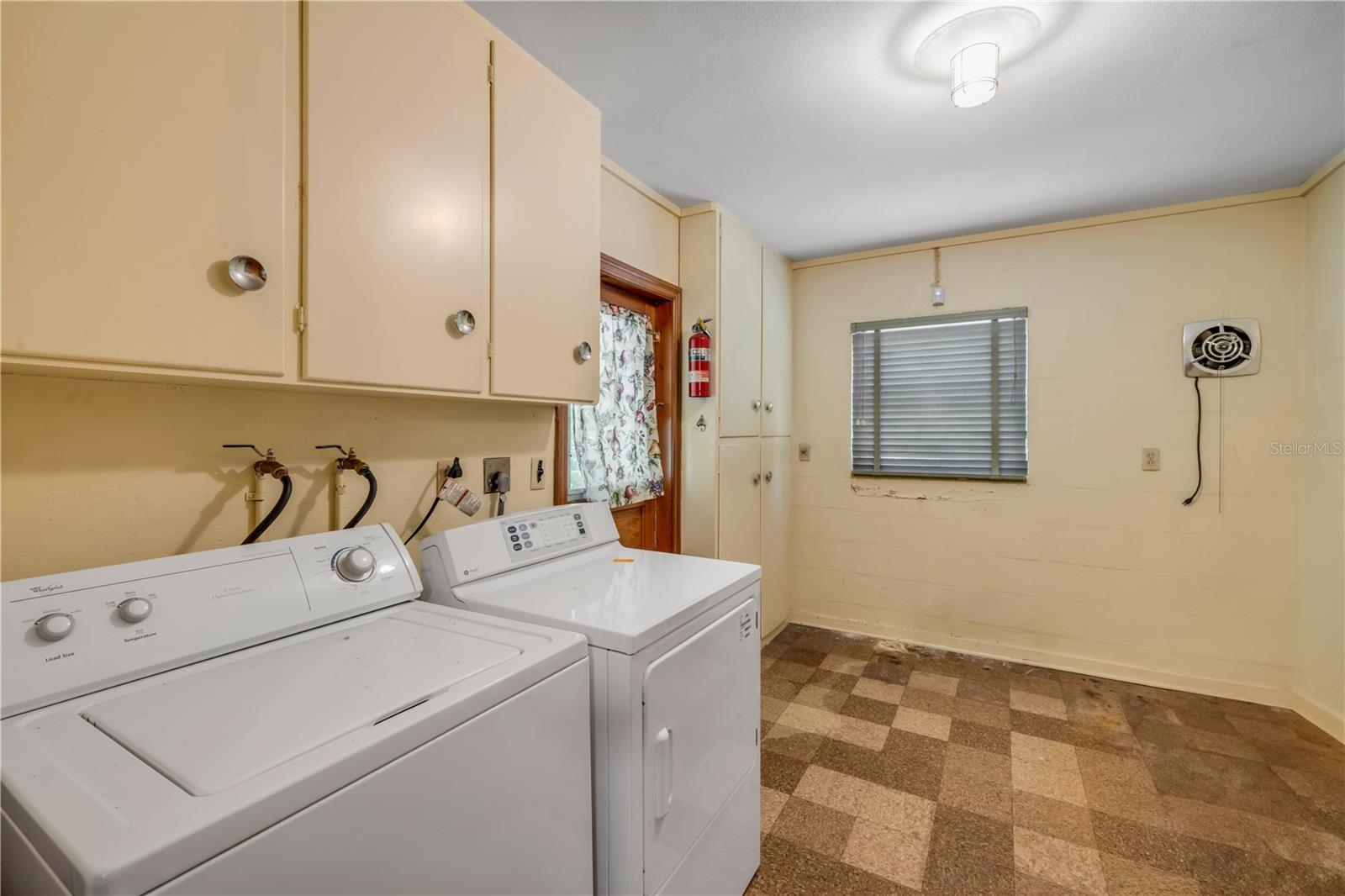 Image 22 of 28 For 221 Delespine Drive