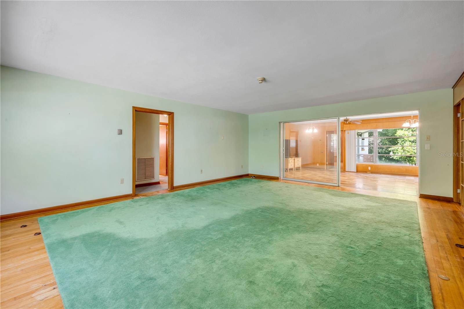 Image 5 of 28 For 221 Delespine Drive