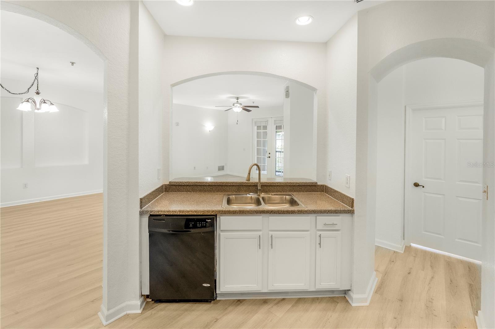 Image 4 of 20 For 3351 Whitestone Circle 304