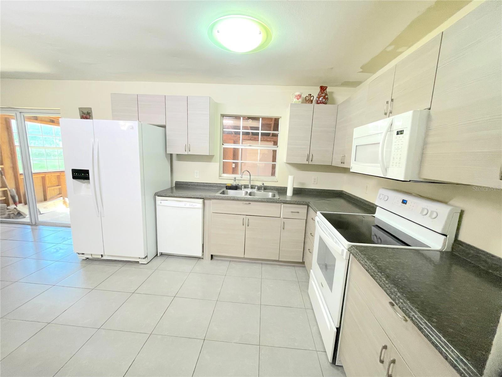 Image 11 of 20 For 895 Tropicana Court